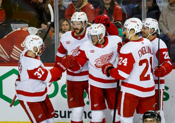 Flames beat the Red Wings for their 3rd straight victory